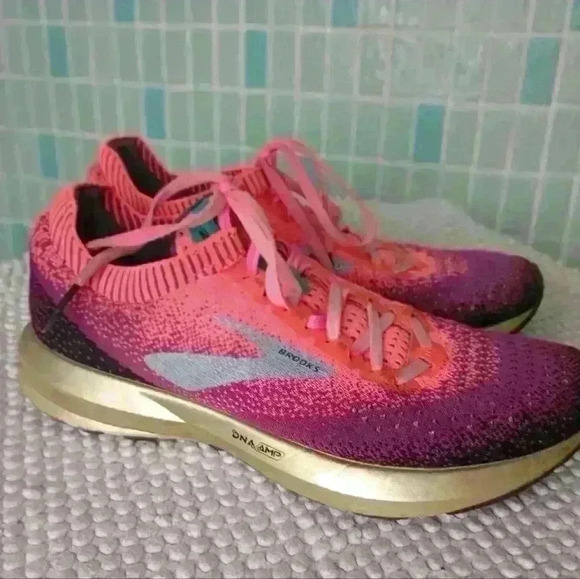 Brooks Women's Levitate 2 Purple/Pink Athletic Running Shoes - Picture 11 of 13